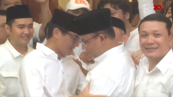 Vespa dan Lari Pagi Penuh Kebahagiaan dari Anies-Sandi