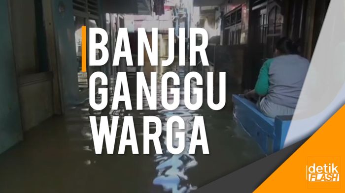 Banjir Menggenangi Pemukiman Warga di Cawang