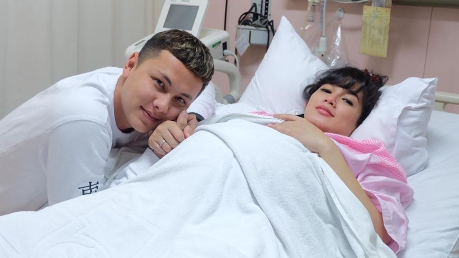 Selamat, Ussy Sulistiawaty Melahirkan Putri Keempat