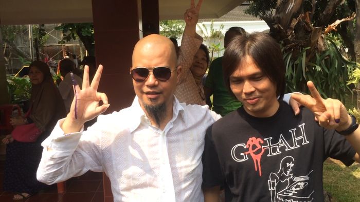 Dhani: Saya Muslim yang Baik, Once Kristiani yang Baik