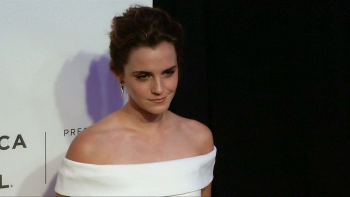 Cantiknya Emma Watson Saat Promosi Film The Circle di New York