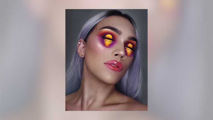 Uniknya Riasan Mata Sunset Ini