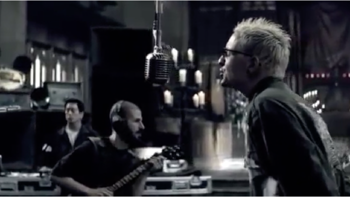 Mengenang Chester Bennington: Ini 5 Lagu Terbaik Linkin Park
