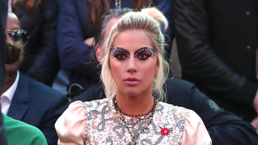 Lady Gaga Cetar di Fashion Show Tommy Hilfiger