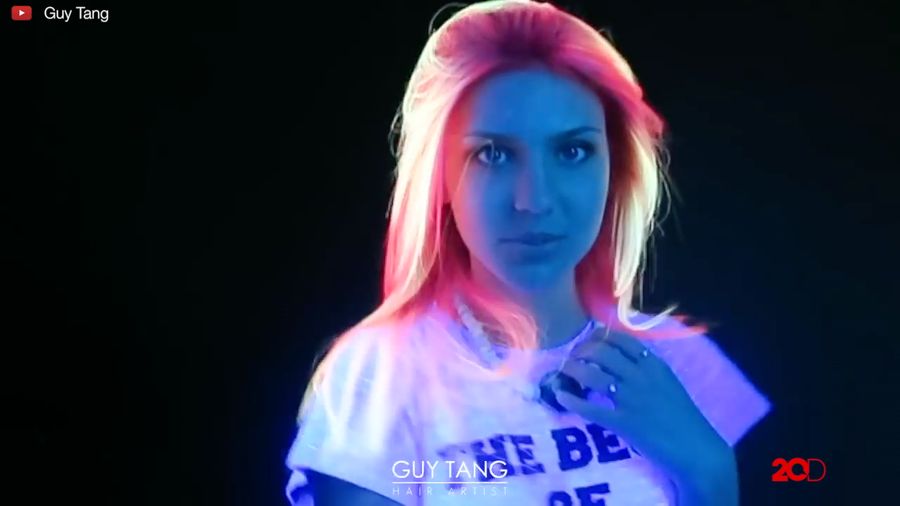 Glow in the Dark Hair Jadi Tren Rambut Terbaru