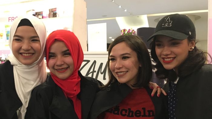 Keseruan Keluarga Zaskia Adya Mecca Punya 7 Saudara