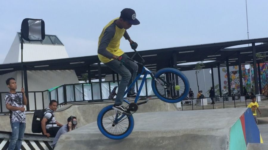 Mengenal Komunitas Freestyle BMX di RPTRA Kalijodo