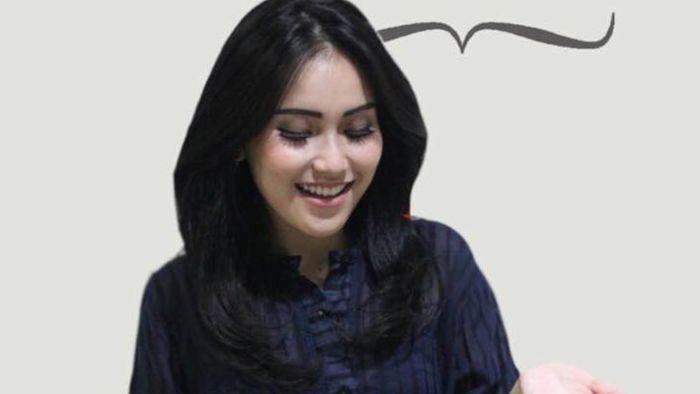 Jualan Kue, Ayu Ting Ting Tak Mau Kalah dari Nagita Slavina?