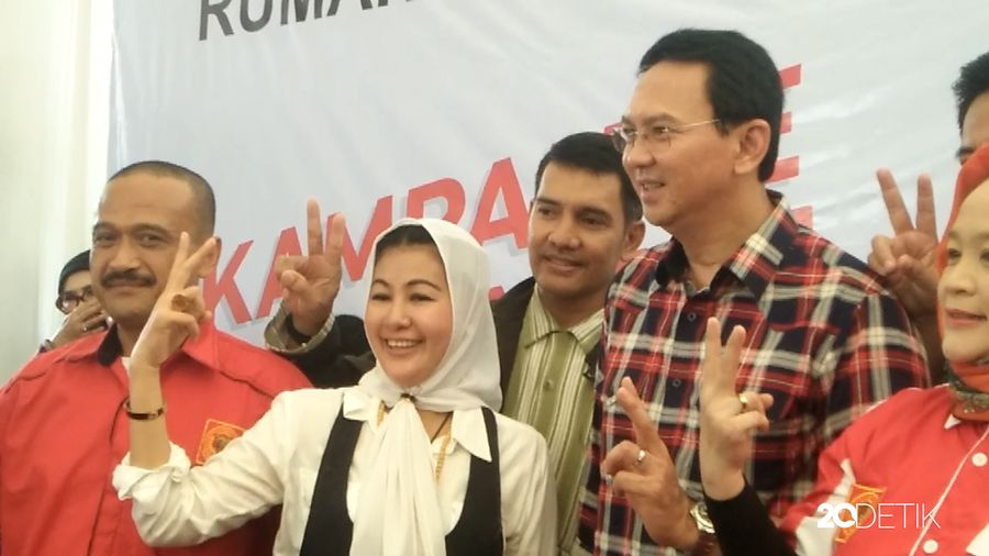 Hasnaeni Wanita Emas ke Rumah Lembang, Mau Dukung Ahok?