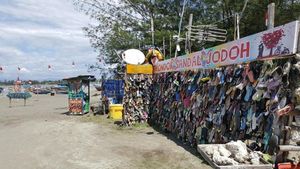 Sandal Jodoh dan Pantai Kutang, 2 Nama Pantai Lucu di Indonesia