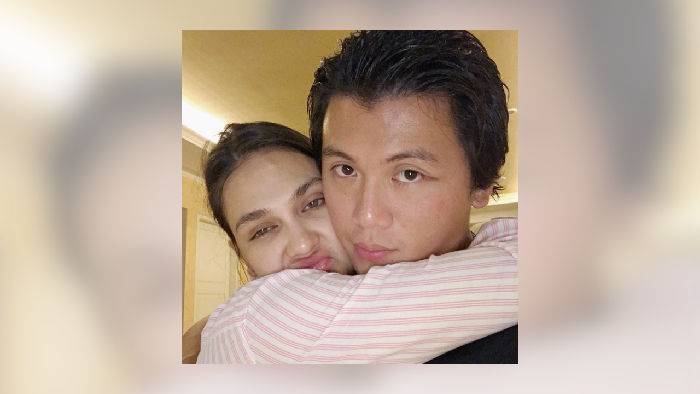 Luna Maya dan Reino Barack Kapan Nikah?