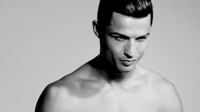 Ungkap Proyek Baru, Cristiano Ronaldo Unggah Foto Bugil