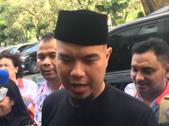 Ditanya Soal Utang Rp 100 Juta, Dhani: Nanti Saja