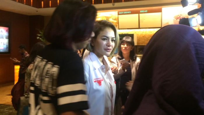 Kenapa Nikita Mirzani Jarang Pakai Bra?