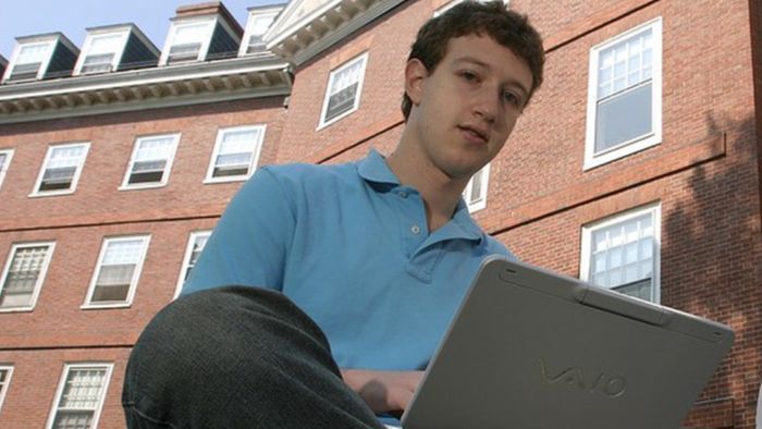Penampilan Culun Mark Zuckerberg Zaman Kuliah