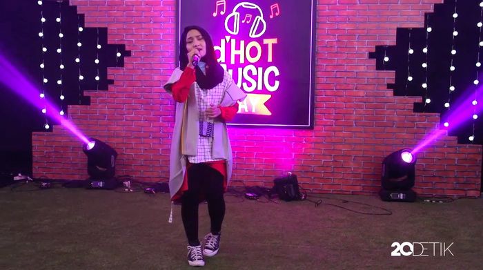 Serunya Penampilan Fatin Bernyanyi 2 Lagu di dHot Music Day 