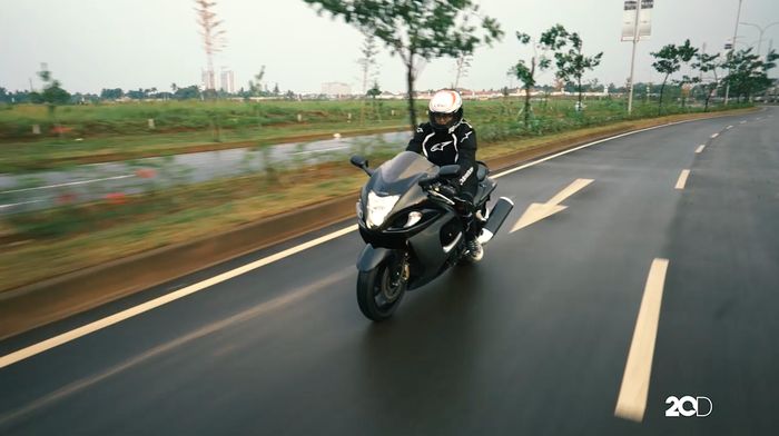 Ngegas Bareng Suzuki Hayabusa, Salah Satu Motor Tercepat Sejagat