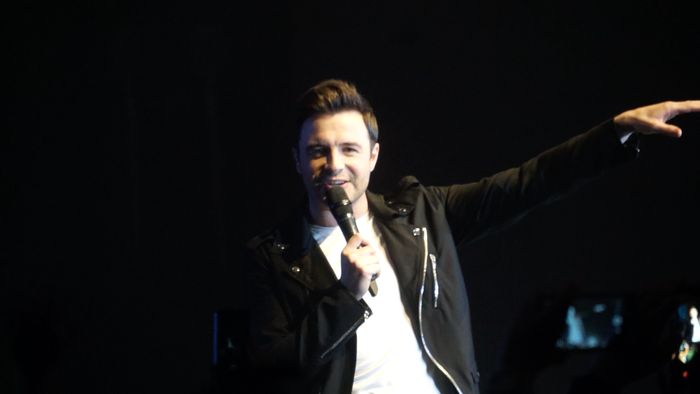 Nostalgia! Shane Filan Bawakan Lagu Westlife di Konsernya