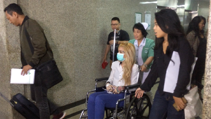 Tak Mau Dioperasi, Sheila Marcia Pulang dari RS