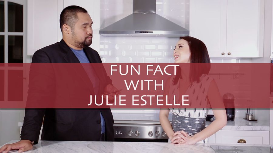 Fun Facts : Julie Estelle yang Hobi Sekali Traveling