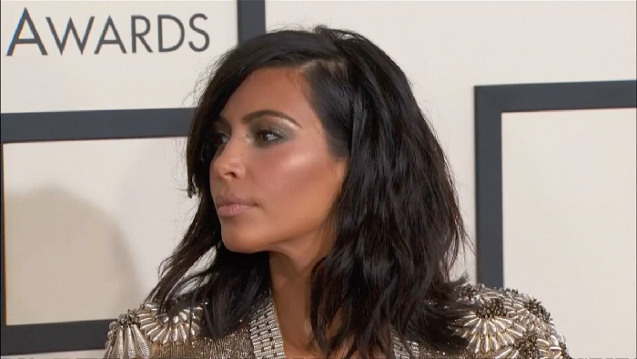 Kim Kardashian Akan Gugat Cerai Kanye West?