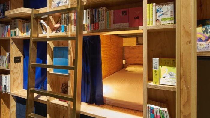 Unik! Hostel Bertemakan Toko Buku