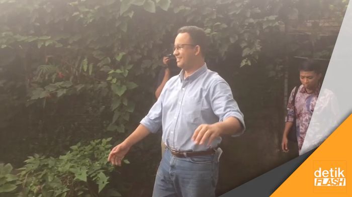 Lewat Tumpeng, Anies Diingatkan Soal Janji-janji Kampanye