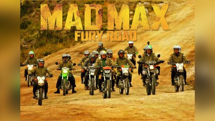 Kocak! Beredar Meme-meme Jokowi Saat Naik Motor Trail