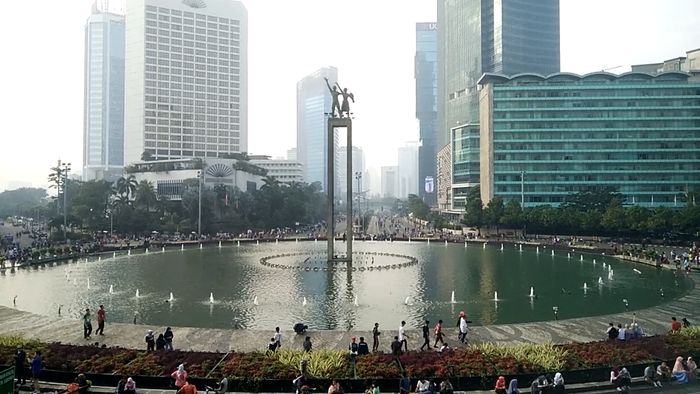 Sisa-sisa Keseruan Semalam di Bundaran HI