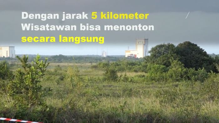 Wisatawan Ikut Menyaksikan Peluncuran Satelit Telkom 3S