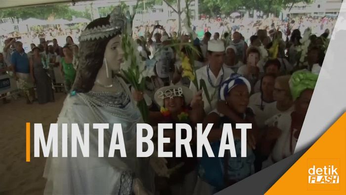 Sambut Tahun Baru, Warga Brasil Gelar Ritual untuk Dewi Laut