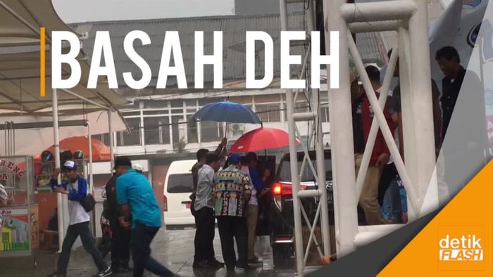 Sandiaga Uno Jadi Korban Hujan Angin