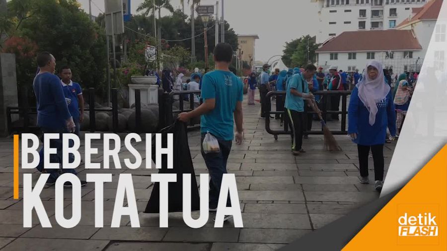 Awali 2018 dengan Bersih-bersih Kota Tua