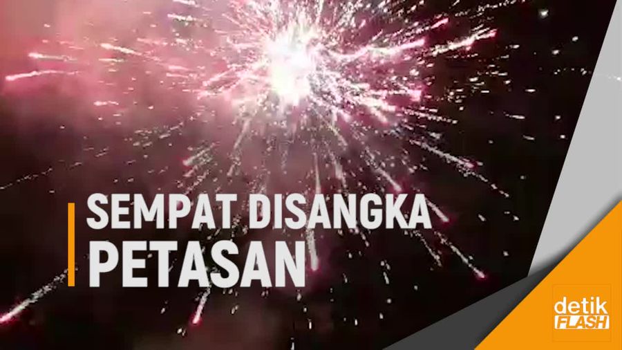 Pesta Kembang Api Impor di Surabaya