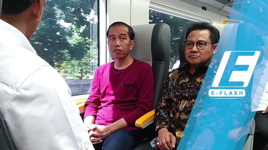 Resmikan Kereta Bandara, Kaos Jokowi Bikin Netizen Penasaran