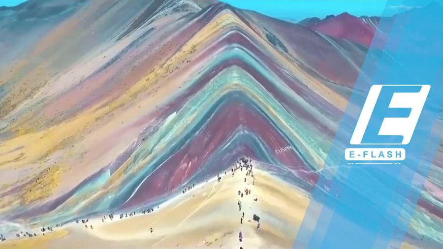 Wah... Cantiknya Pegunungan Berwarna Pelangi di Peru Ini!