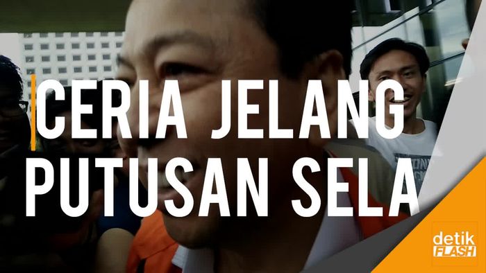 Senyum Mengembang Setya Novanto Usai Diperiksa KPK