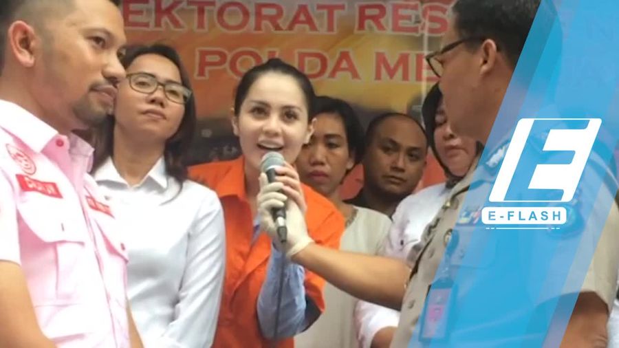 Di Balik Senyum Semringah Jennifer Dunn Saat Konpers