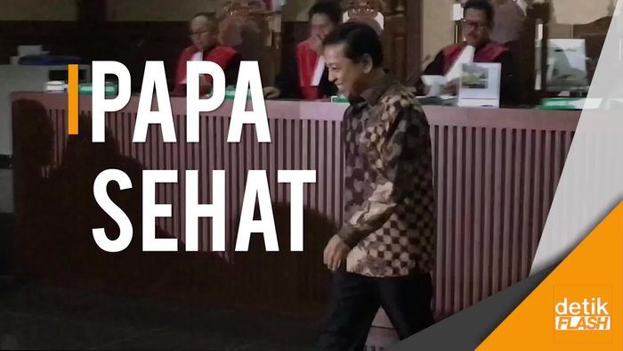 Awali dengan Senyum, Novanto Jalani Sidang Putusan Sela