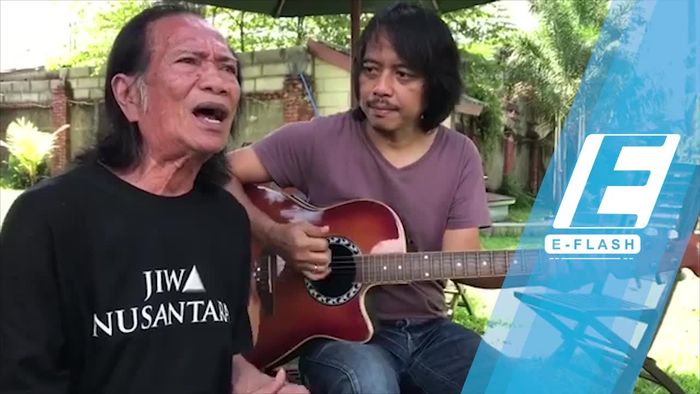 Nyanyian Yon Koeswoyo Diiringi Petikan Gitar Dewa Budjana