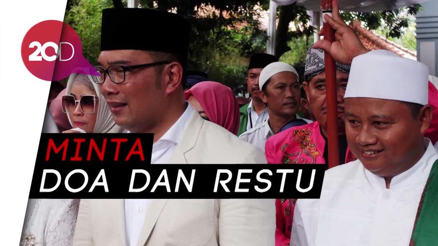  Ridwan Kamil-Uu dan Pendukung Salat Berjamaah Sebelum Daftar ke KPU