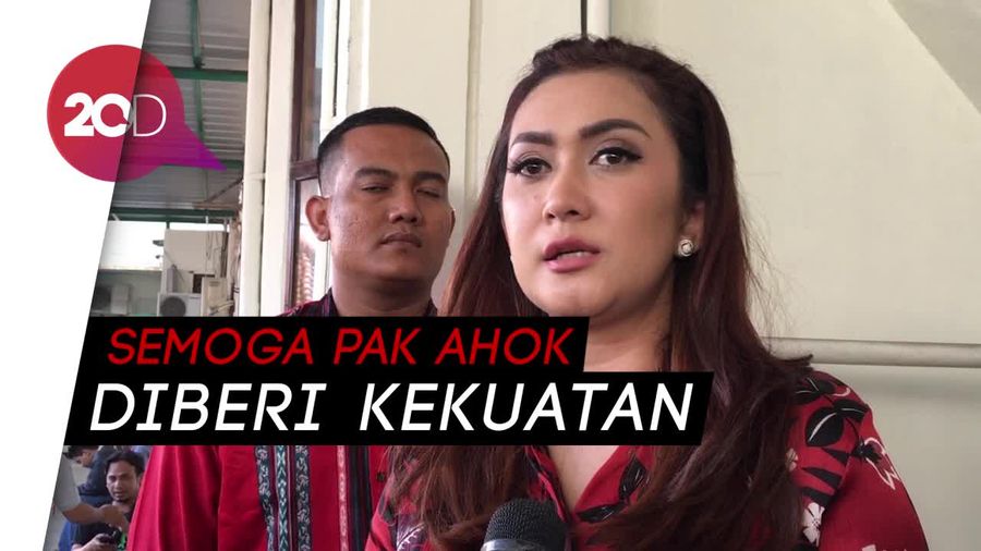 Nafa Urbach Doakan yang Terbaik untuk Ahok dan Veronica