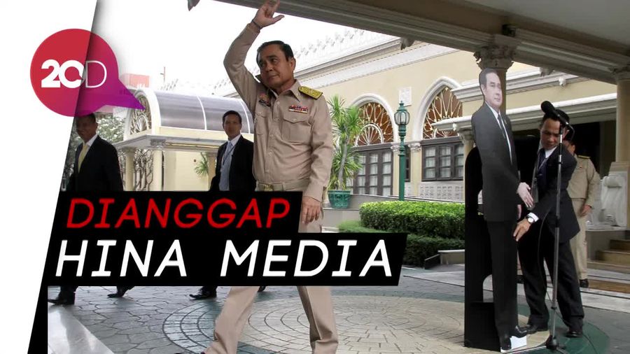 Kritik ke PM Thailand yang Pajang Replika Karton di Sesi Wawancara