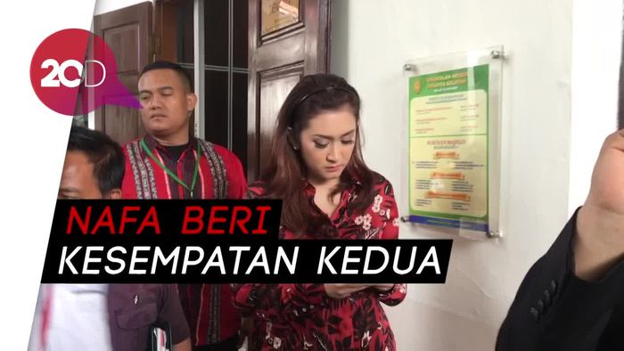 Nafa Urbach Maafkan Pelaku Pedofil Anaknya