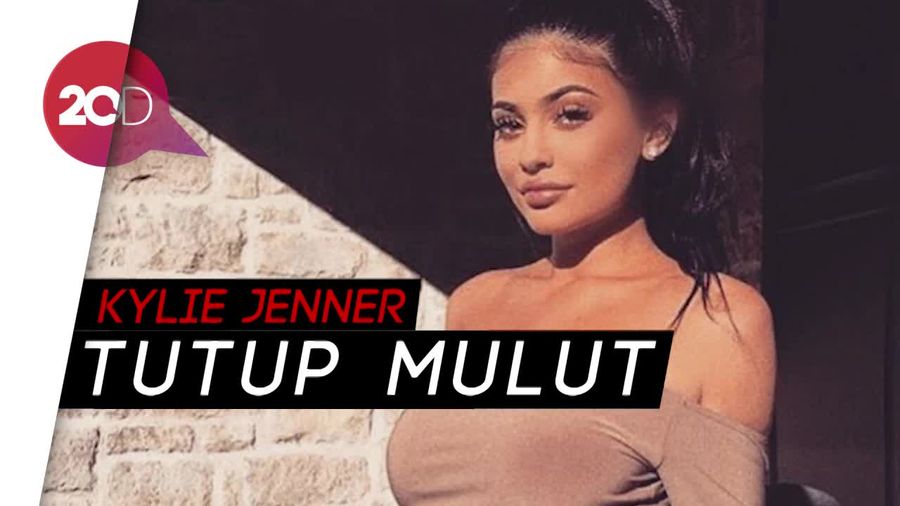 Ini Alasan Kylie Jenner Bungkam Soal Kehamilannya