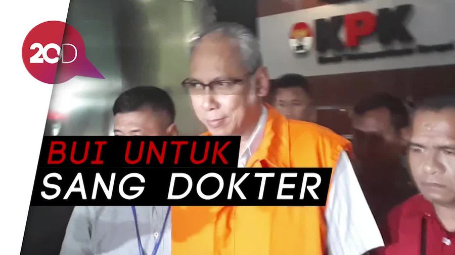 13 Jam Diperiksa KPK, Dr Bimanesh Keluar Kenakan Rompi Oranye