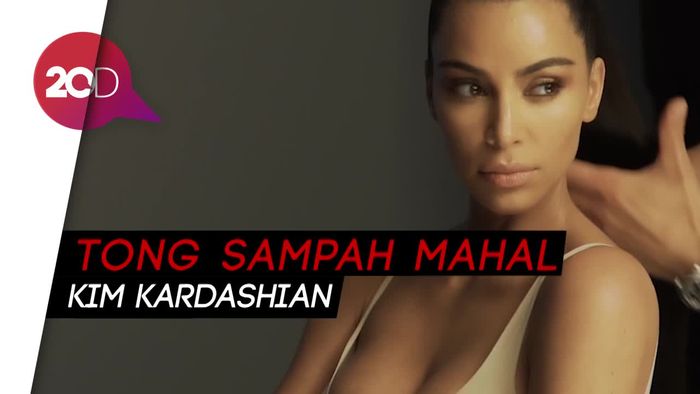 Wow! Kim Kardashian Buang Sampahnya di Tong Luis Vuitton?