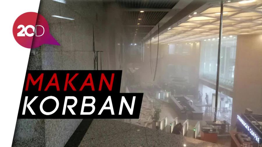 Selasar Atap Tower II BEI Ambruk, Orang Panik Berlarian