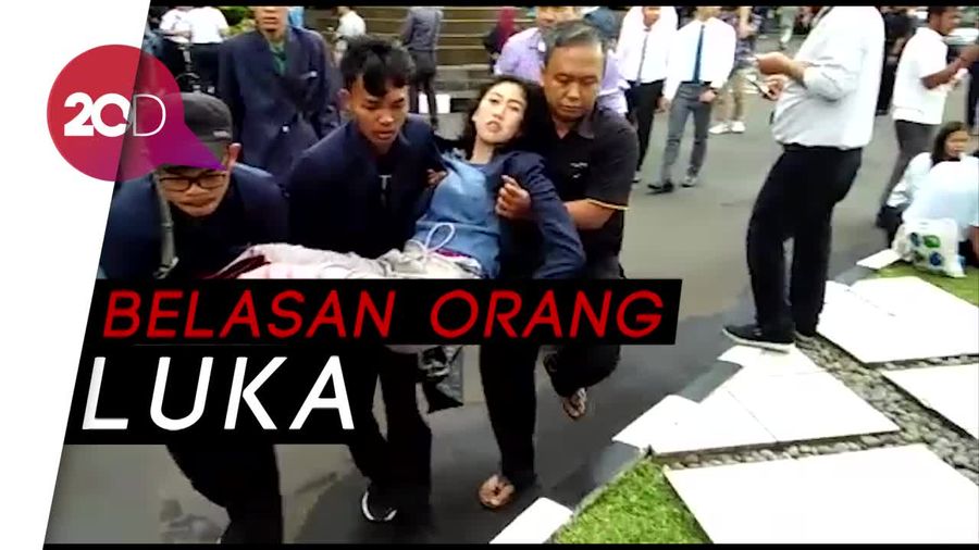 Video Evakuasi Korban Ambruknya Selasar Tower II BEI