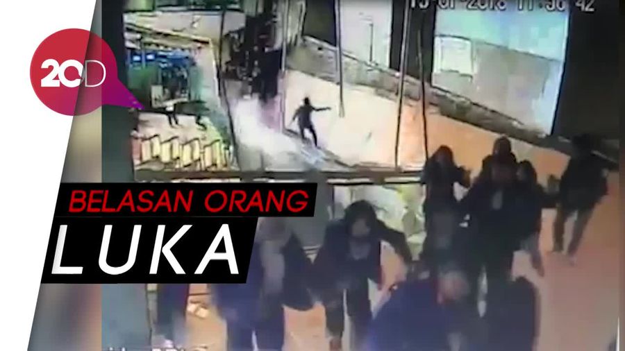 Ngeri! Begini Detik-detik Ambruknya Selasar Tower II BEI
